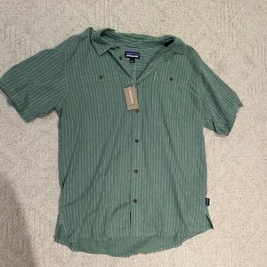 Patagonia back step button down